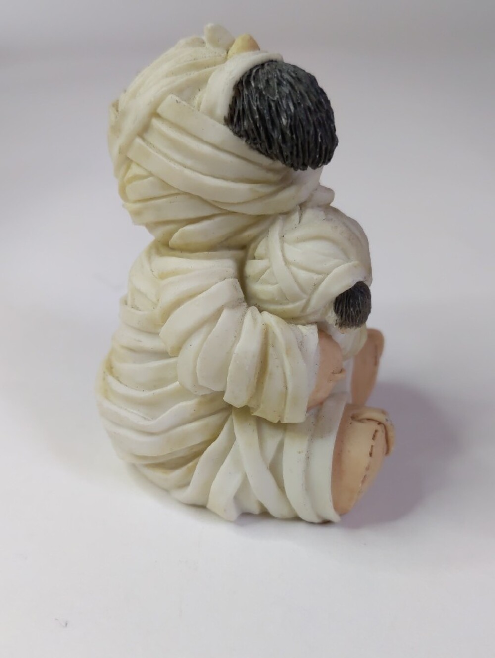 Vintage Enesco Mary’s Moo Moos 'All Wrapped In Moo' Figurine - Picture 6 of 10
